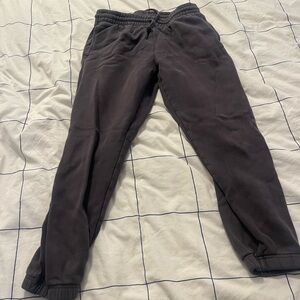 TNA cozyAF sweats Size M short in greyish purple color